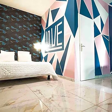 Center Saint-quentin Centre Gare 24-24 Parking Prive Hotel La Fere